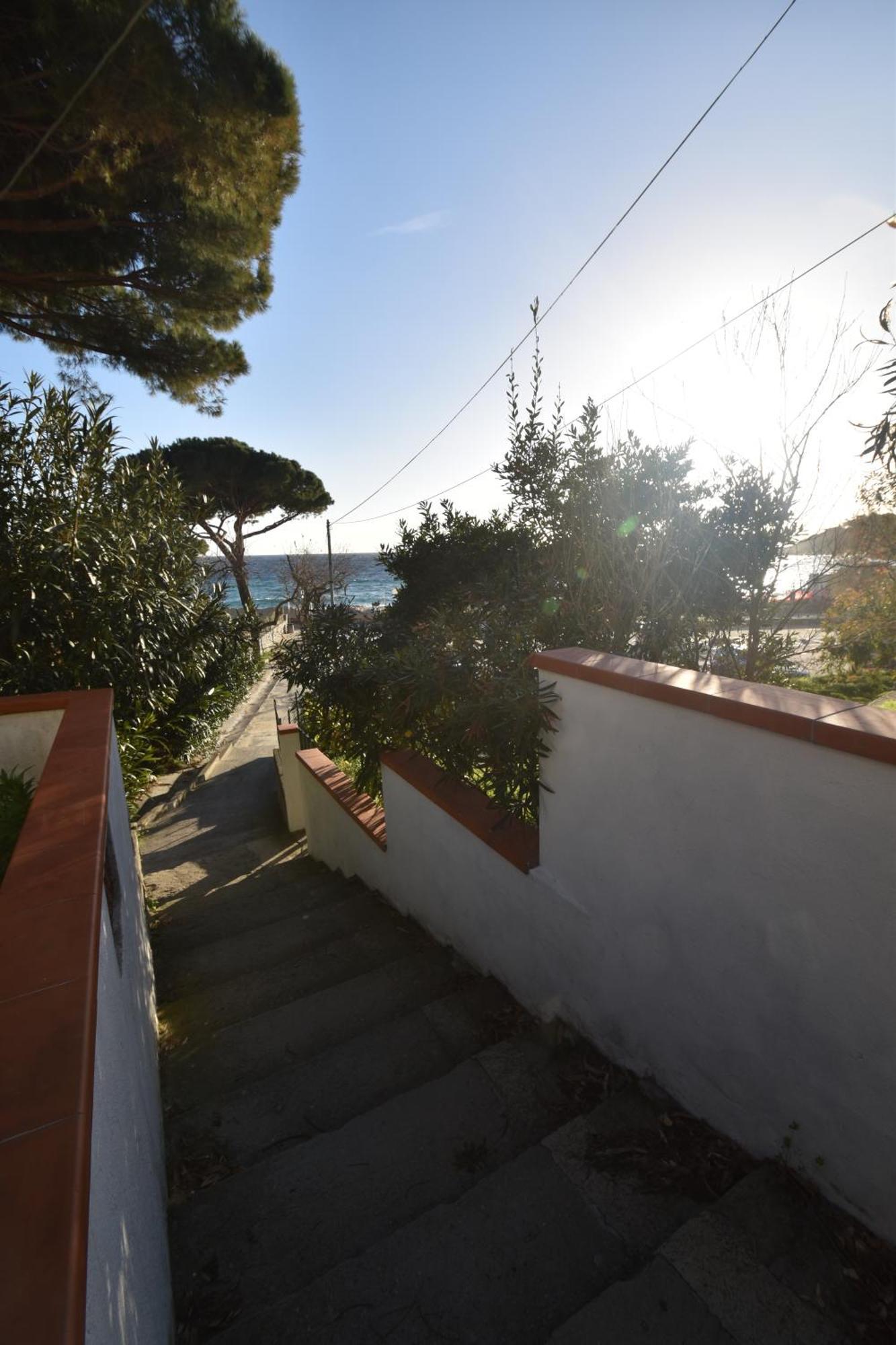 Appartamenti Cavoli - Vista Mare Con Terrazze, Clima E Posti Auto Spiaggia di Cavoli Εξωτερικό φωτογραφία