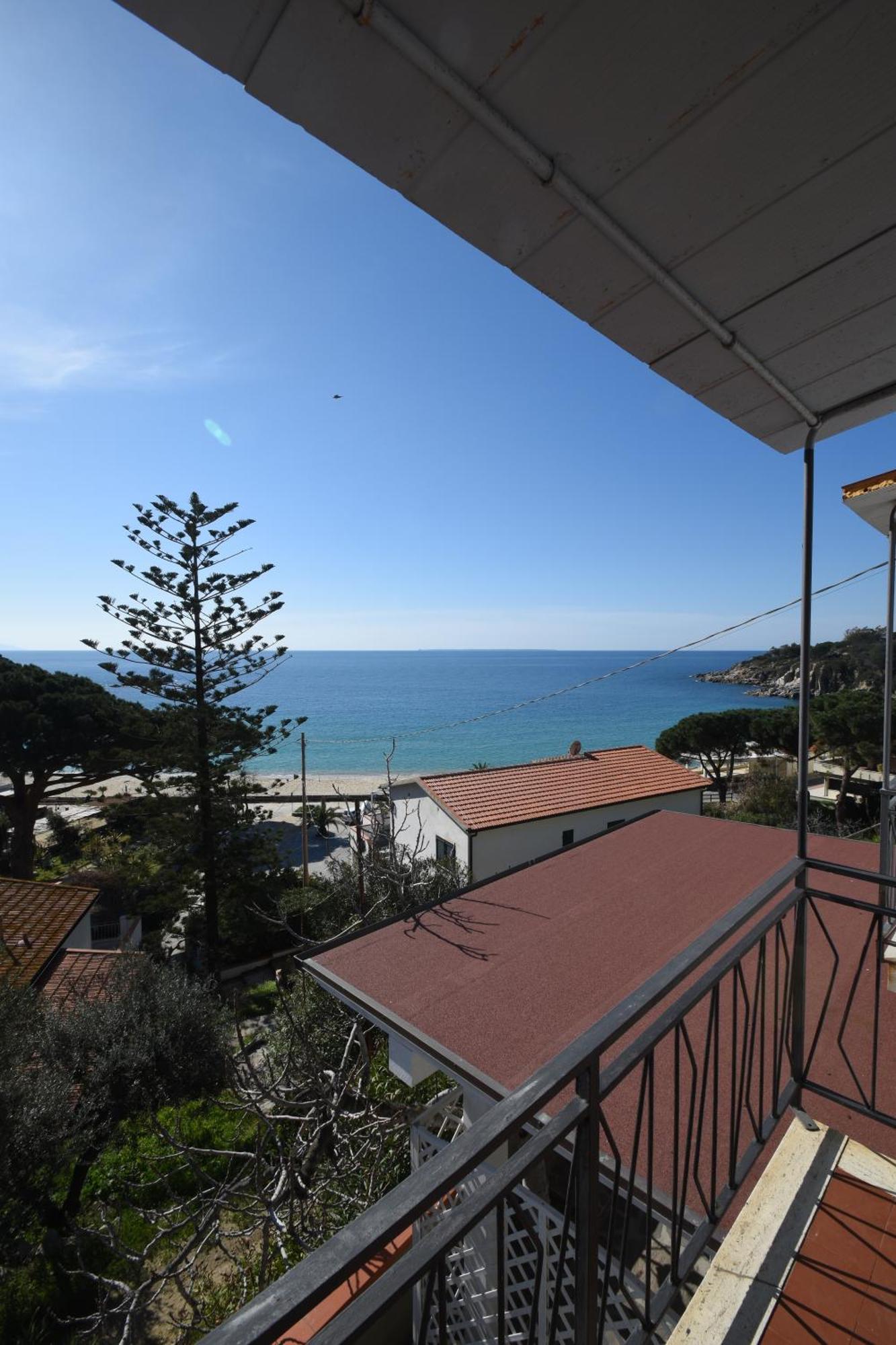 Appartamenti Cavoli - Vista Mare Con Terrazze, Clima E Posti Auto Spiaggia di Cavoli Εξωτερικό φωτογραφία