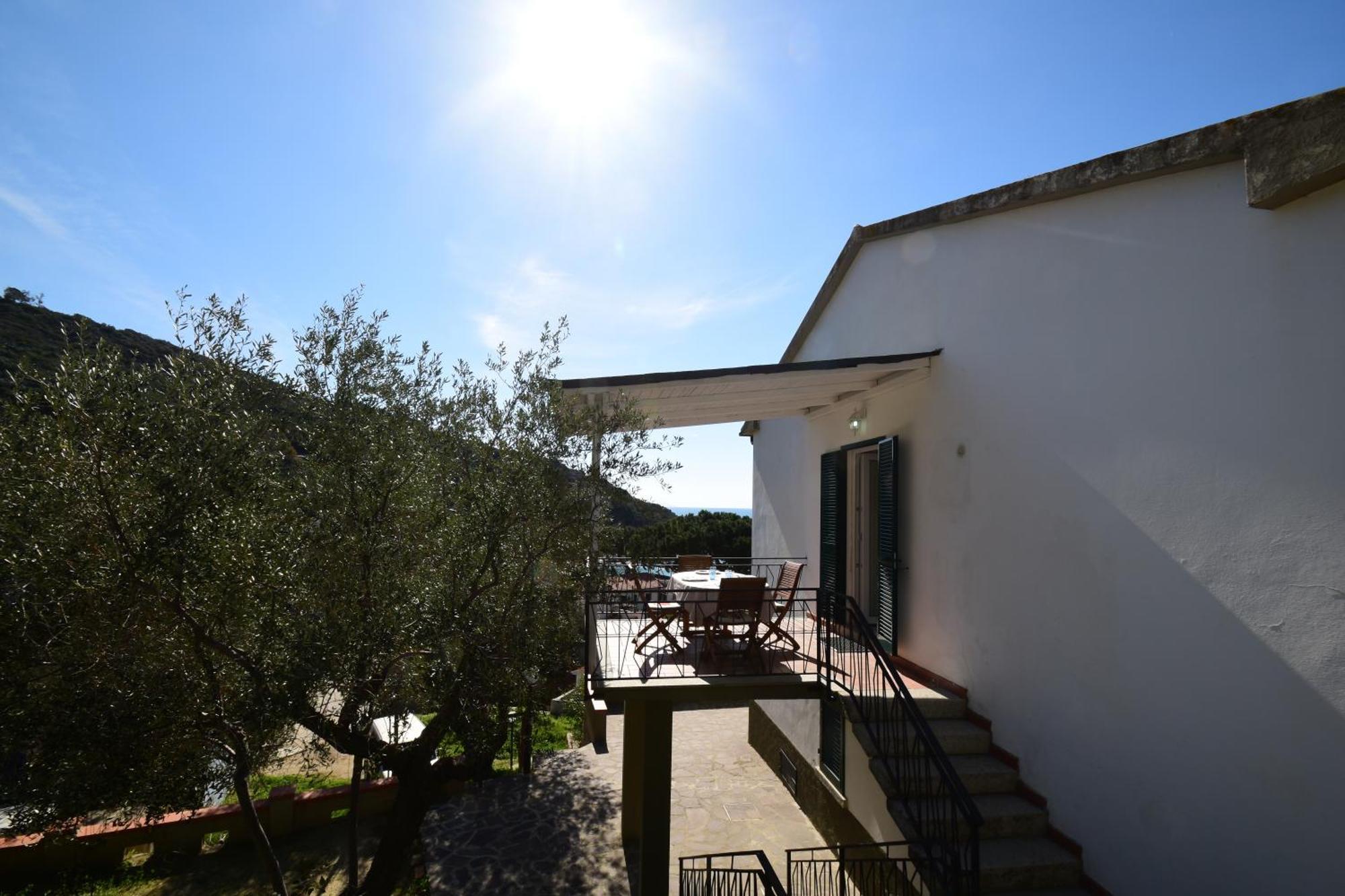 Appartamenti Cavoli - Vista Mare Con Terrazze, Clima E Posti Auto Spiaggia di Cavoli Εξωτερικό φωτογραφία